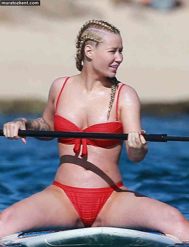 Iggy Azalea bikini