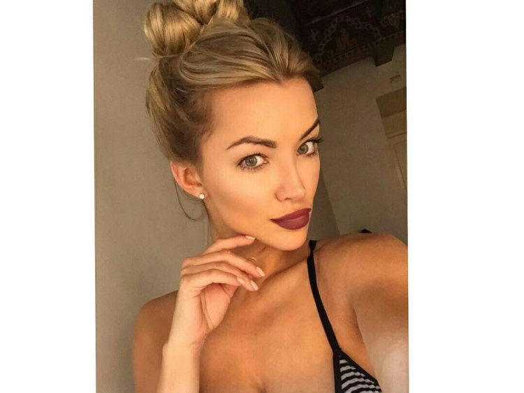 Lindsey Pelas snapchat