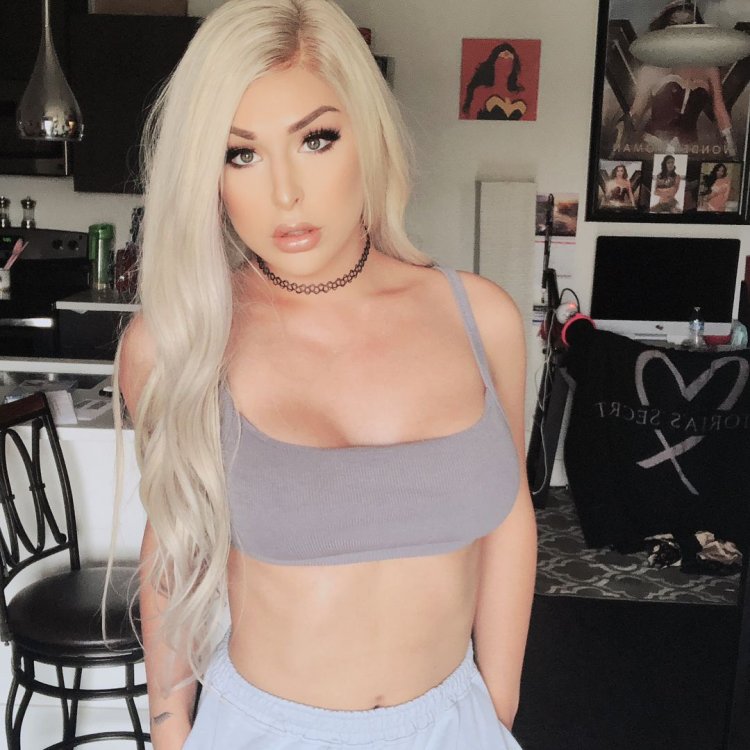 Chanel santini blonde