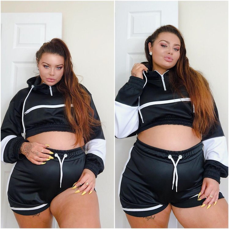 Big breasted Asian women in bikinis