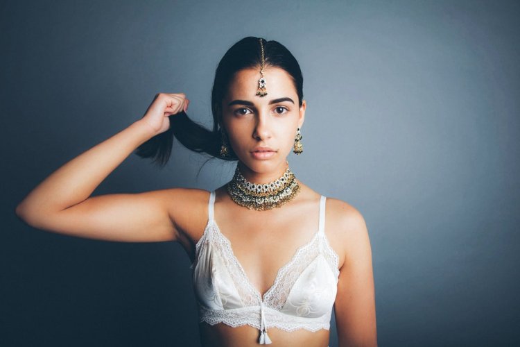 Naomi Scott Jasmine hot