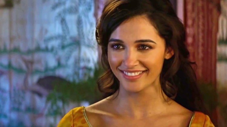 Actress Naomi Scott Jasmine