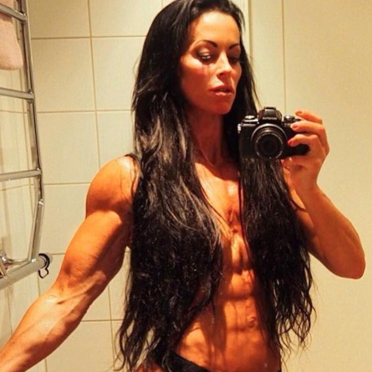 Fitness model Adriana