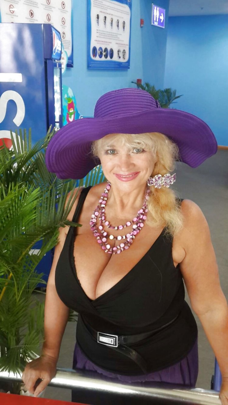 Old lady Buddy Winkle 20 years old