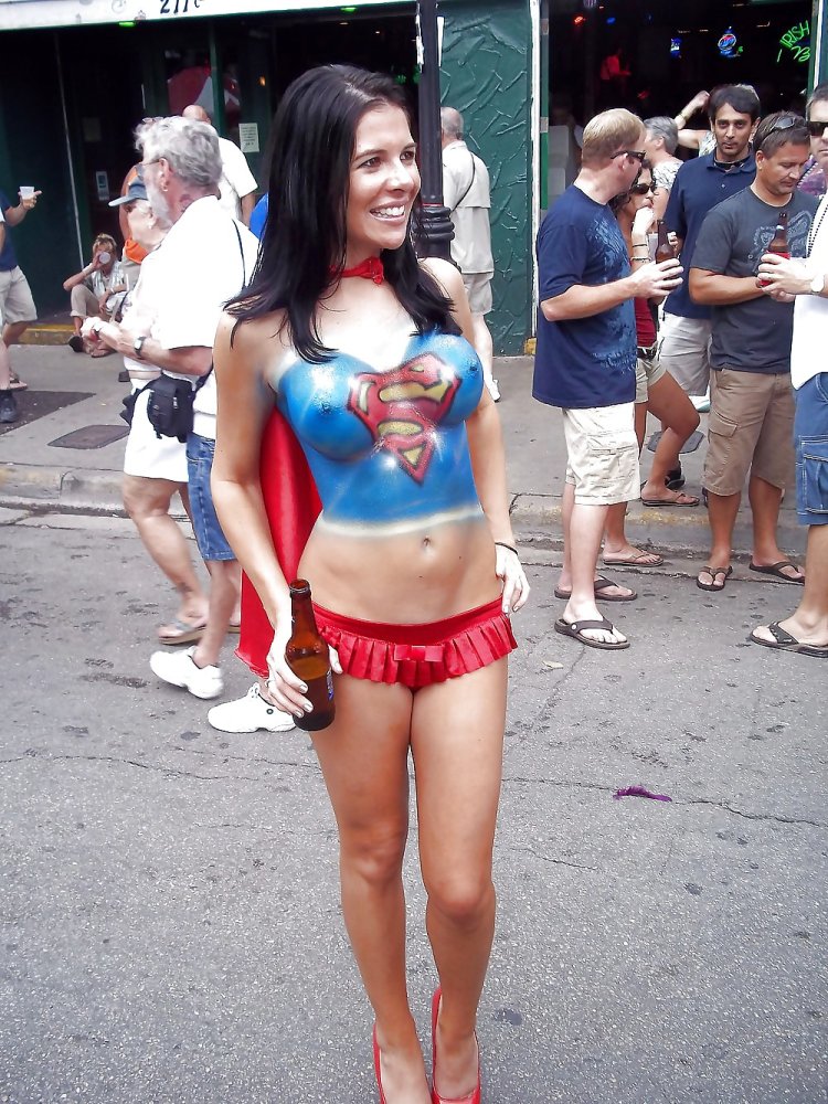 Mardi gras girl showed breasts