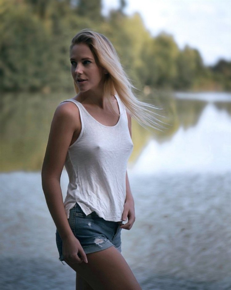 Girl in a T-shirt without a bra