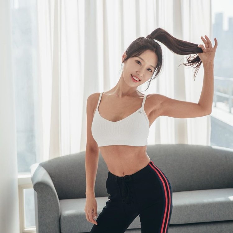 Korean Lee Soo Jin