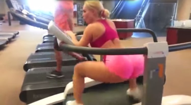 Lindsey capuano booty