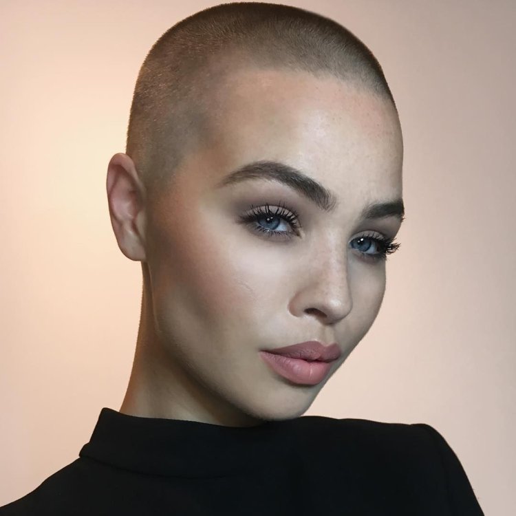 Nina VYDRITS bald