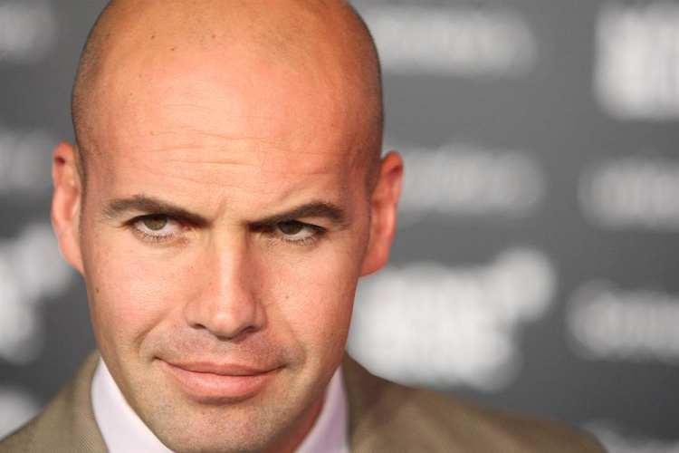 Billy Zane bald head