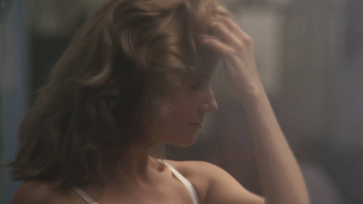 Leah Thompson some kind