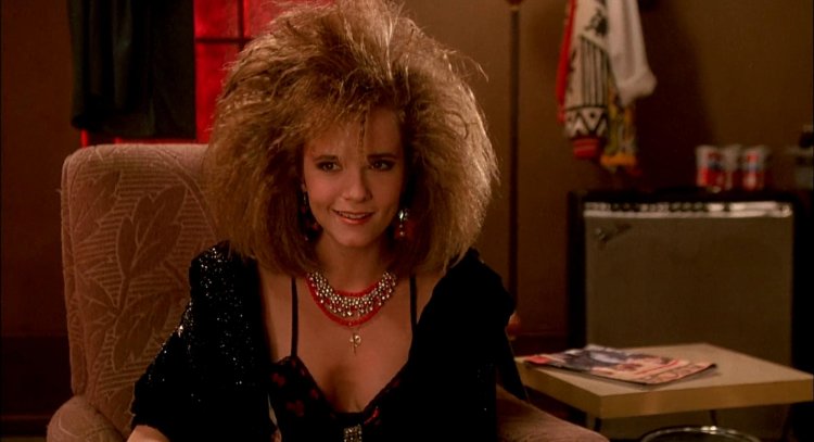 Lea thompson howard duck