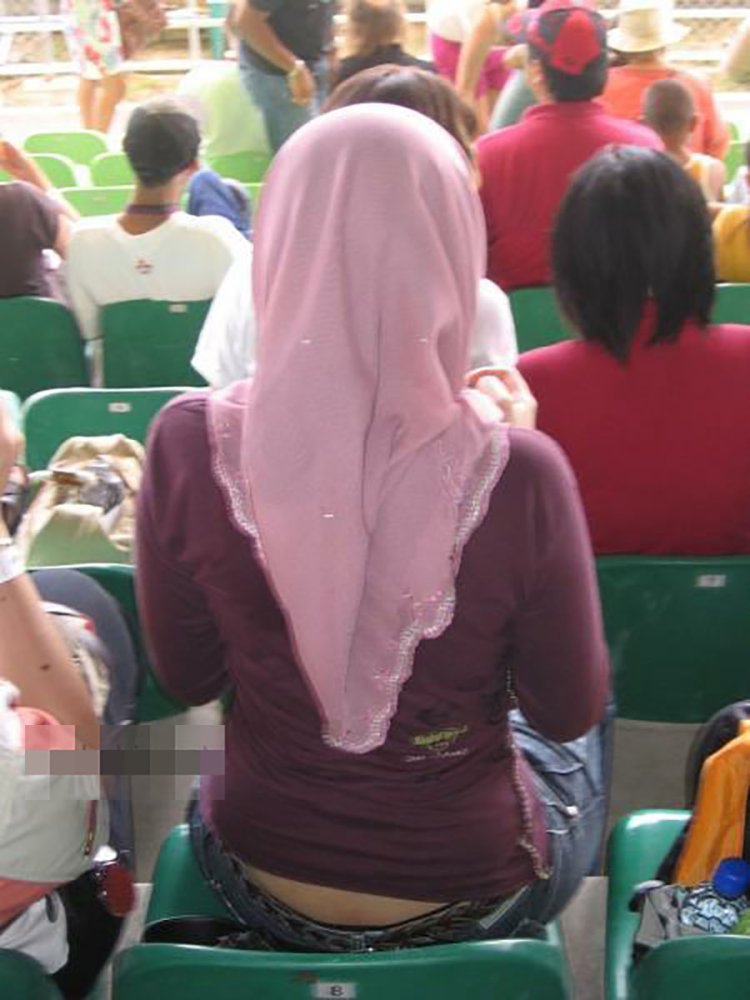Thong under hijab