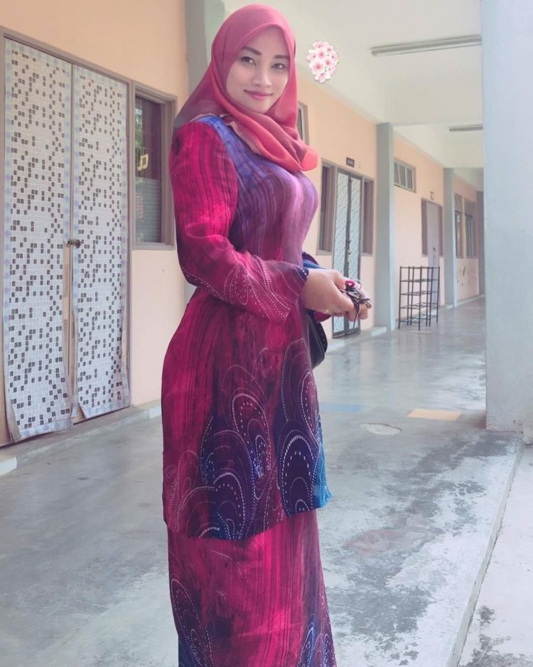 Lush figures in hijabs