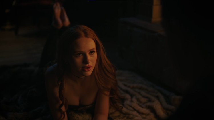 Madeline Petsch feet