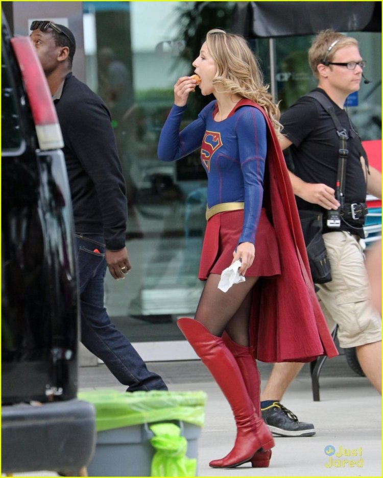 Supergirl shooting toed