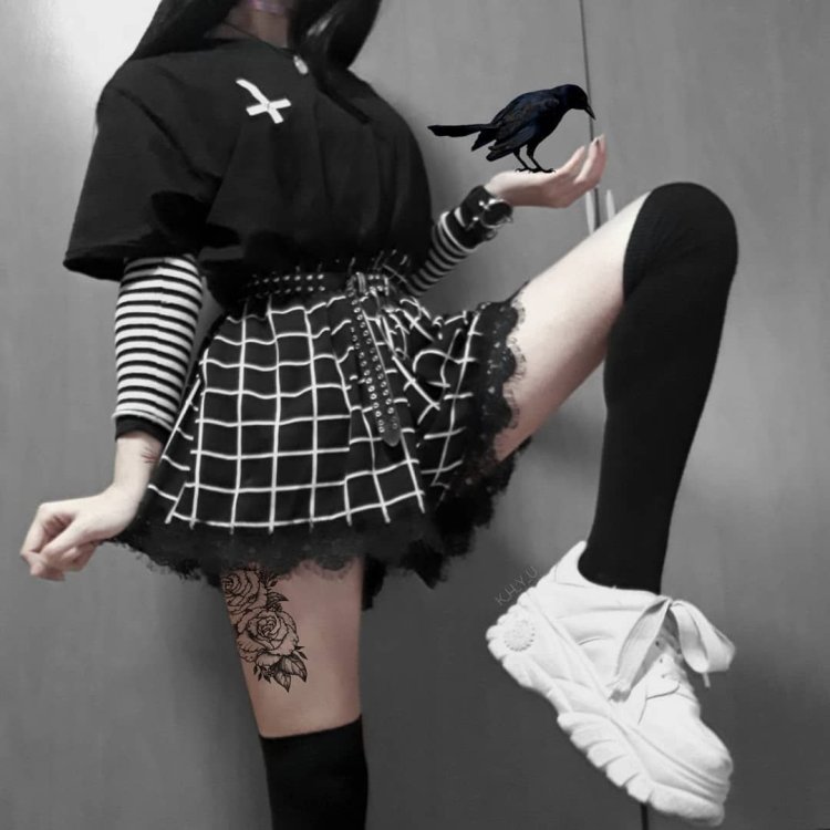 Goth outfit Grunge
