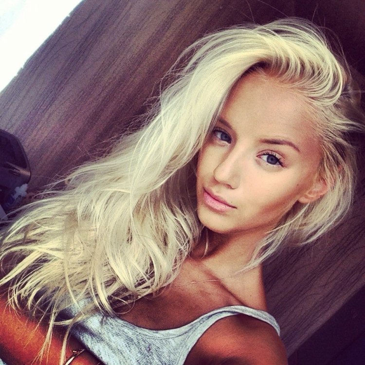 Instagram blonde girls
