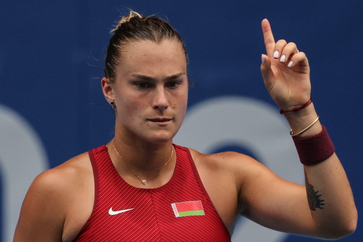 Arina Sobolenko oops