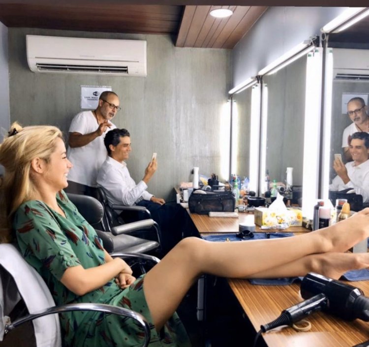 Ana de Armas feet Kiss