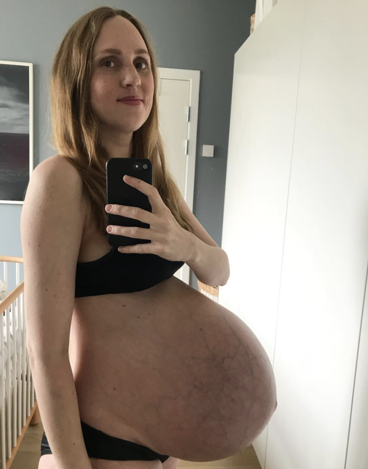 Pregnant Big Belly selfiej Applegate pregnant