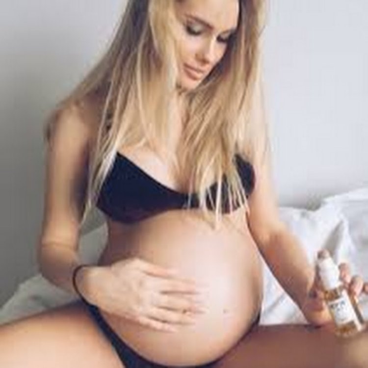 Pregnant Big Belly selfiej Applegate pregnant