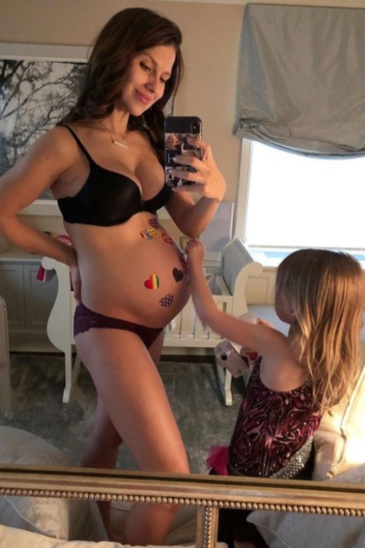 Pregnant Hilaria Baldwin