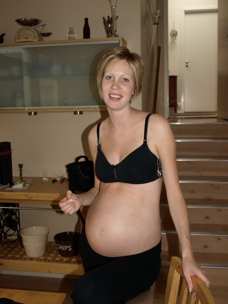 Pregnant amateur