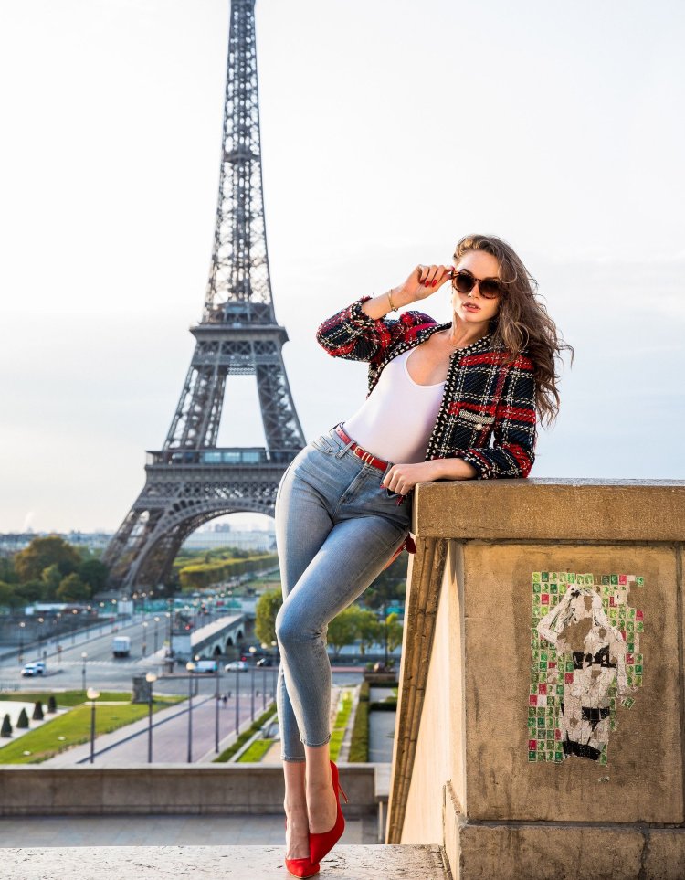 Kira in Paris advertisement