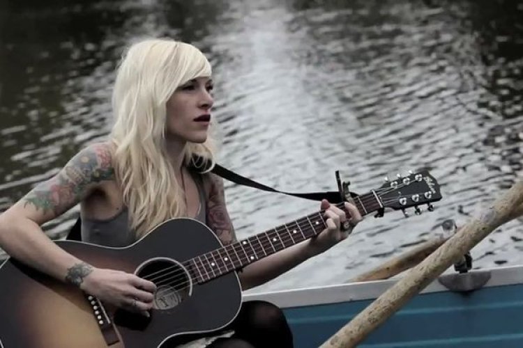 Walk off the Earth Sarah Blackwood