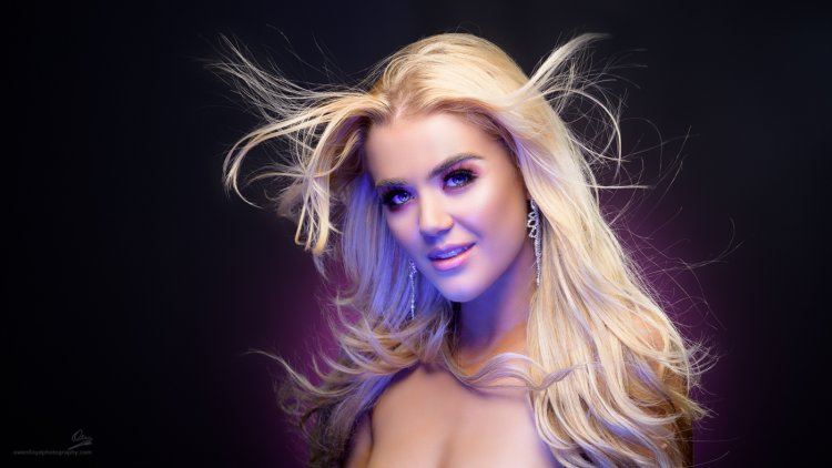 Sarah Elizabeth Miss November 2006