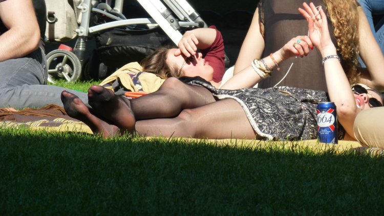 Candid nylon feet park