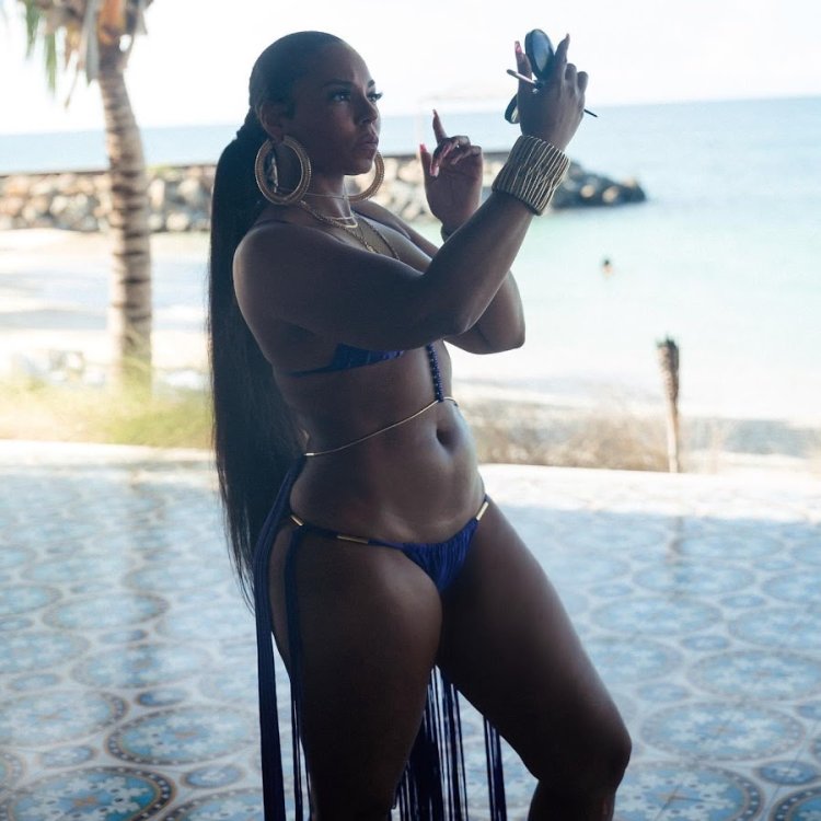 Ashanti singer in swimsuit