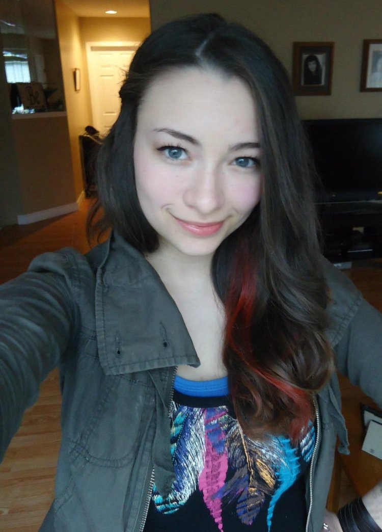 Jodelle Ferland selfie
