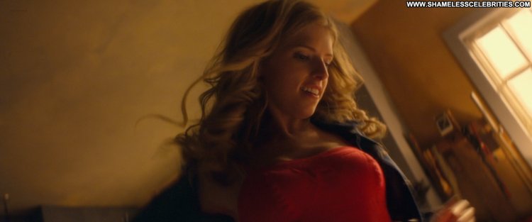 Anna Kendrick hot in crackers