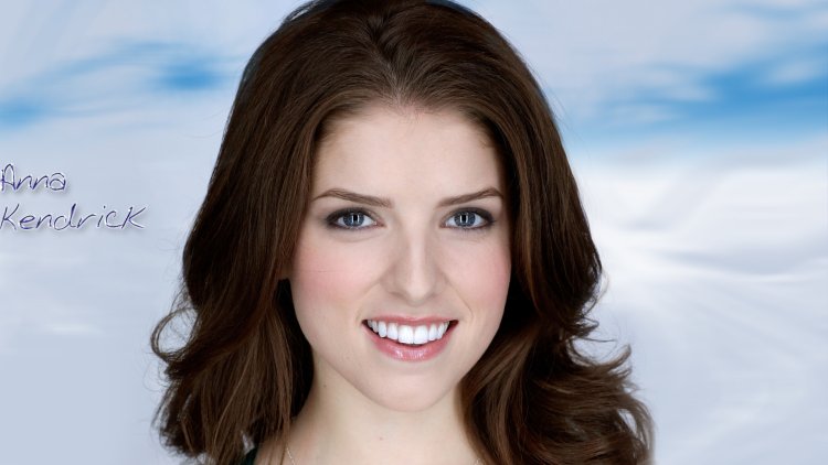 Anna Kendrick smile