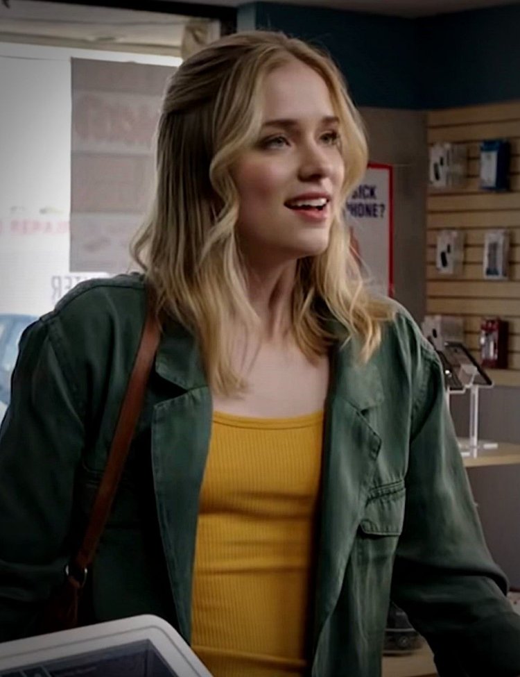 Elizabeth Lail Countdown
