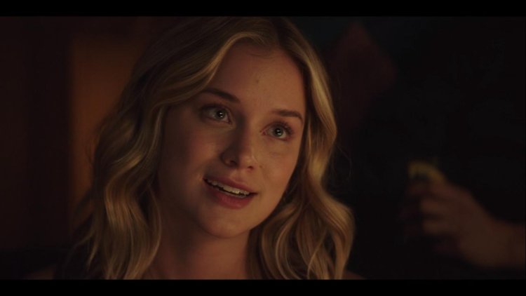 Elizabeth Lail back