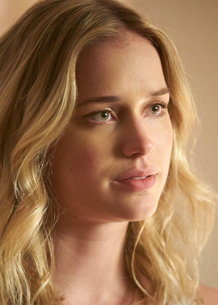 Elizabeth Lail Elizabeth Lail