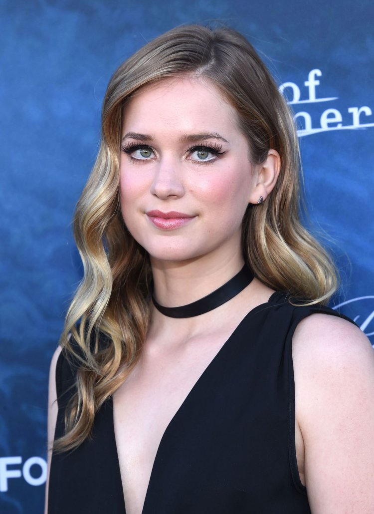 Elizabeth Dean Lail
