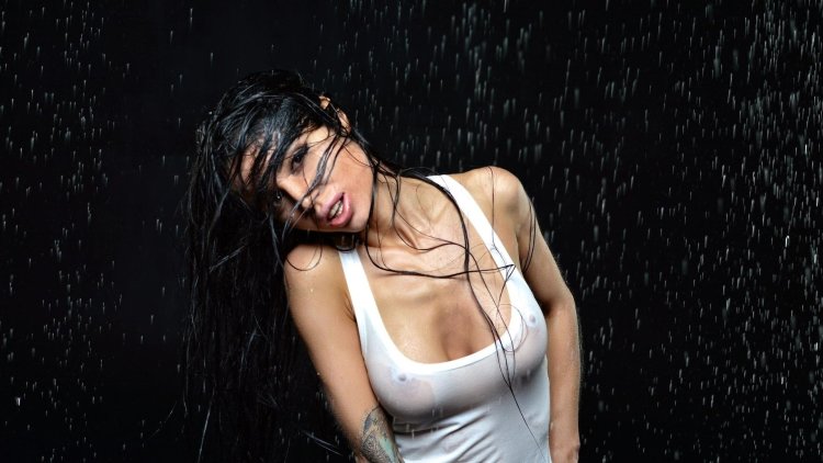 Megan Fox wet