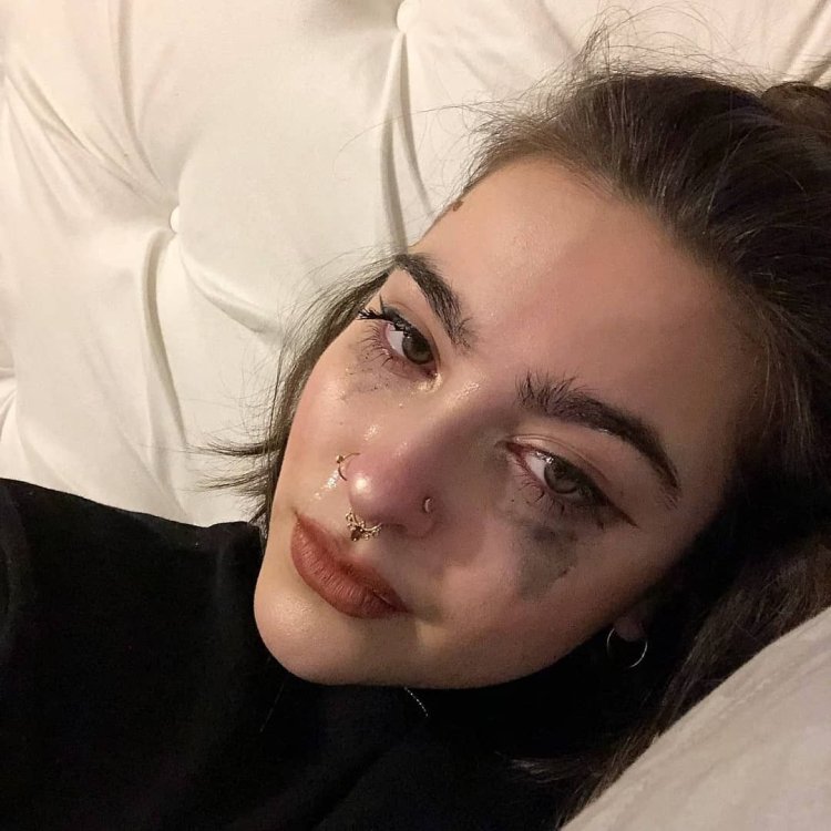 Crying Girl Aesthetics