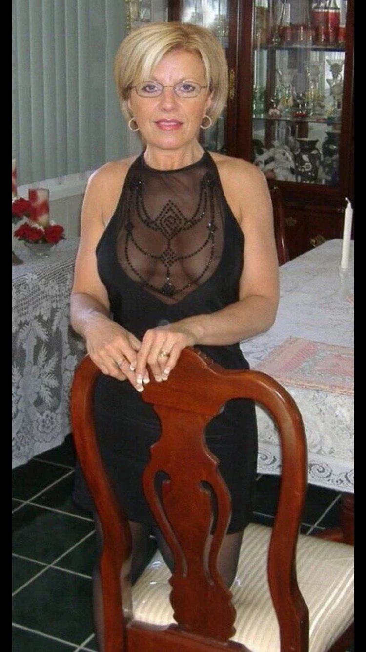 Adult ladies without clothes