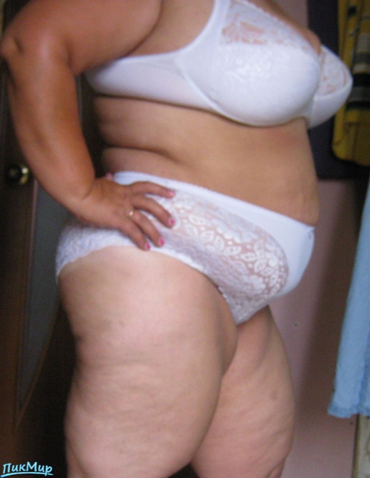 Fat women in white shorts