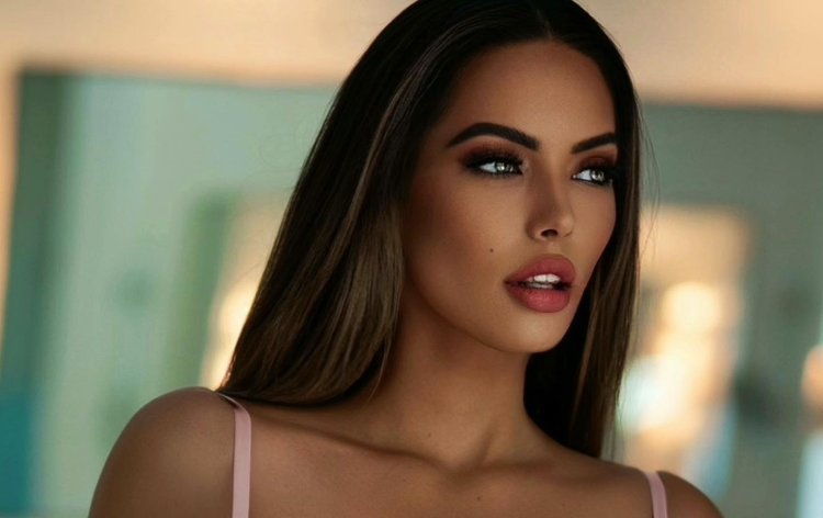 Model: delizi (Addie, Diana Sedova)