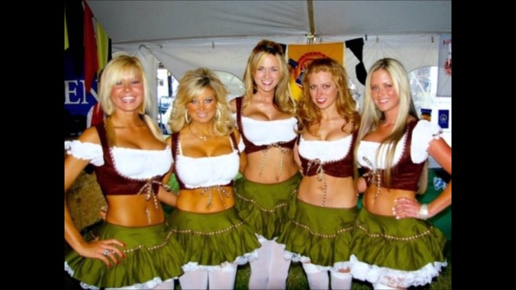 Oktoberfest chicks