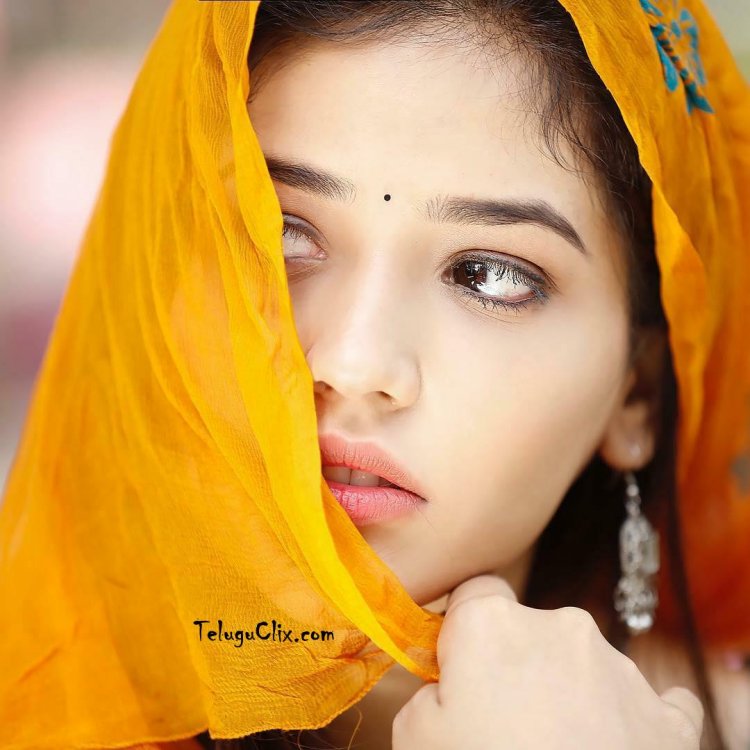 Indian Muslim actress Zoya