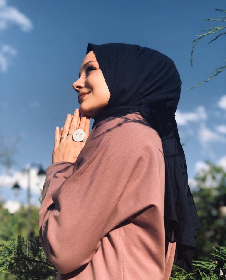 Muslim woman in profile