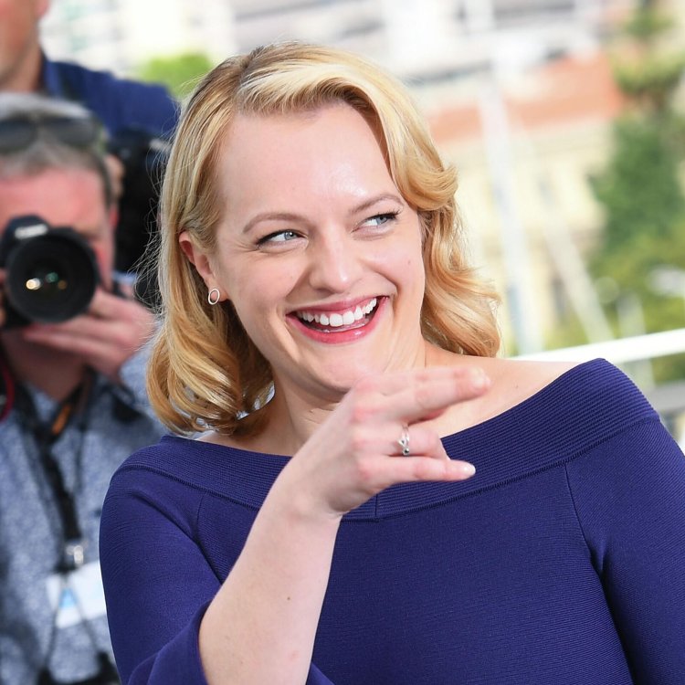 Elisabeth Moss photo