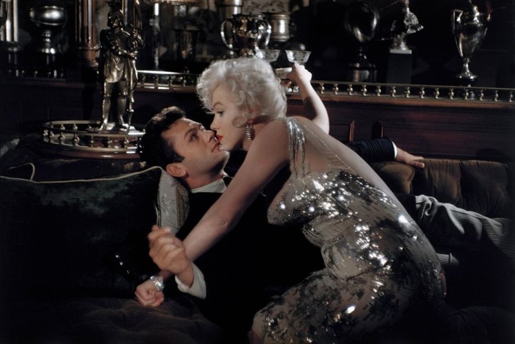 Marilyn Monroe in Only Girls in Jazz